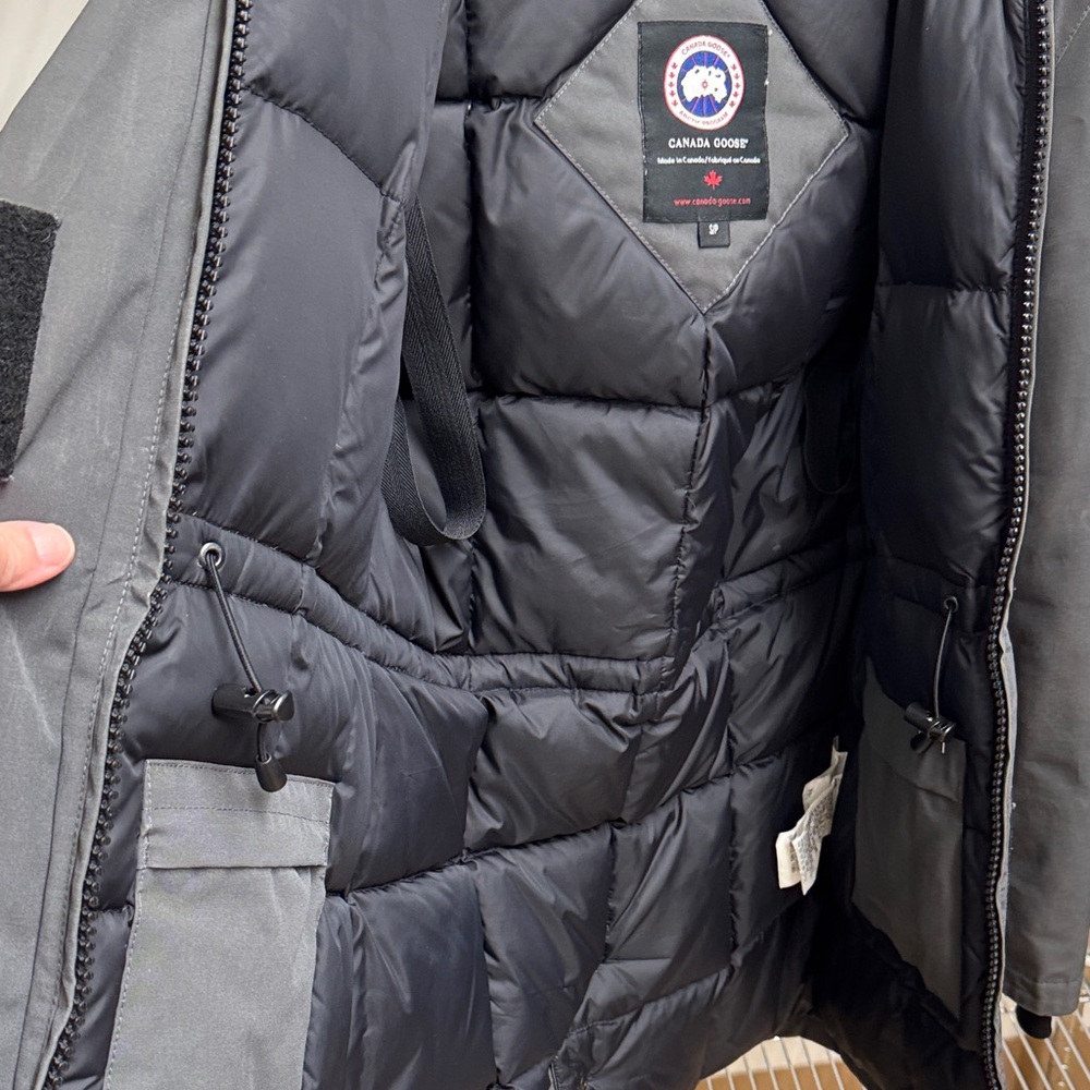 Canada Goose Women's Gray Parka with Fur Trim. Authentic Size S - Picture 13 of 15